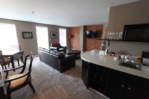 Luxury Suite, 1 King Bed with Sofa bed, Non Smoking, City View | Private kitchenette | Fridge, microwave, coffee/tea maker