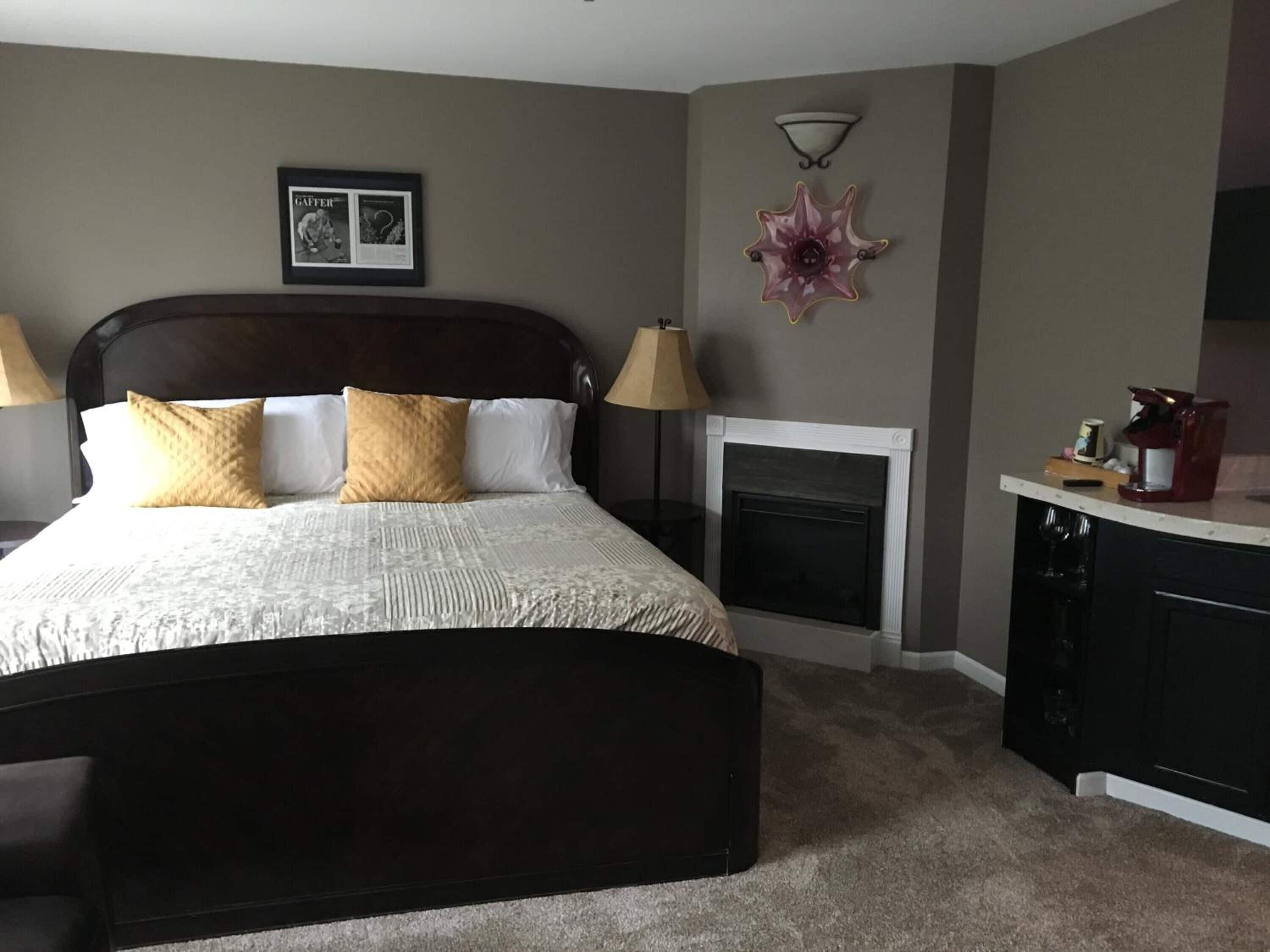 individually decorated, individually furnished, desk, iron/ironing board