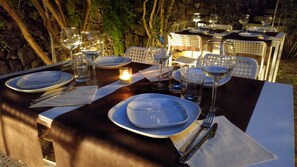 Outdoor dining - Casa Delle Coccole (Trecastagni)