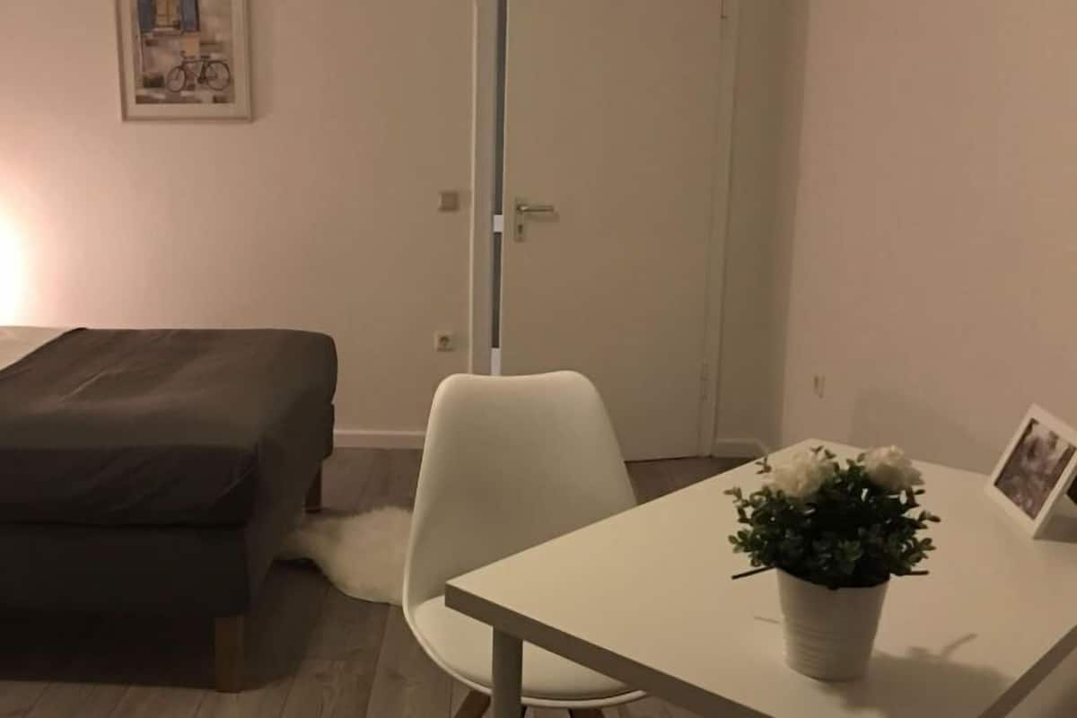 Single Room | Cribs (surcharge), WiFi (free), bed sheets