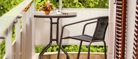 House, 3 Bedrooms | Balcony