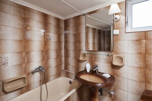 House, 3 Bedrooms | Bathroom