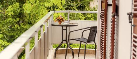 House, 3 Bedrooms | Balcony