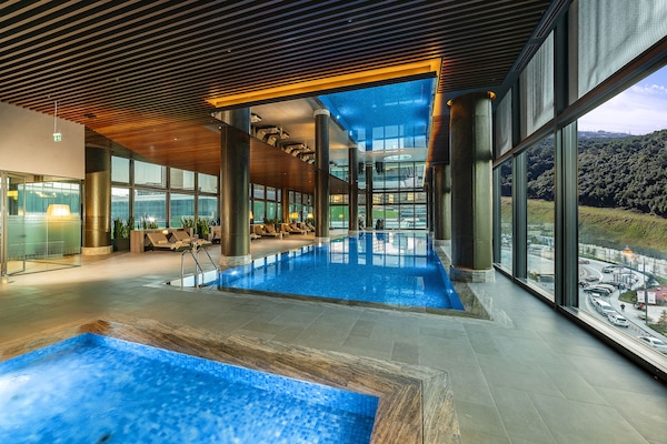 Indoor pool, sun loungers