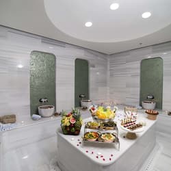 Sauna, hot tub, steam room, Turkish bath/hammam, body treatments