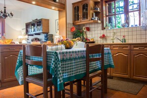 Villa clásica, 3 habitaciones | Servicio a la habitación