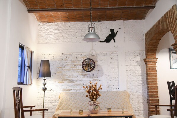 City House, Multiple Beds, Non Smoking, City View | Living room