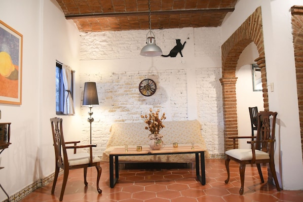 City House, Multiple Beds, Non Smoking, City View | Living area