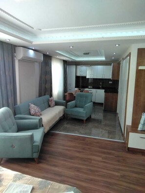 Studio, 2 Double Beds | Living room | LED TV - Taksim Central Apart (Istanbul)