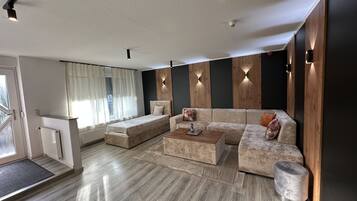 Comfort Apartment, Courtyard View | Desk, laptop workspace, free WiFi