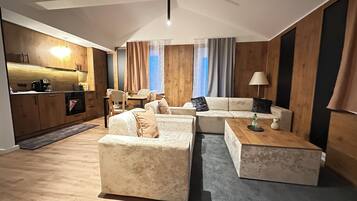 Comfort-Doppelzimmer, 1 Schlafzimmer, Nichtraucher, zum Innenhof hin | Wohnbereich