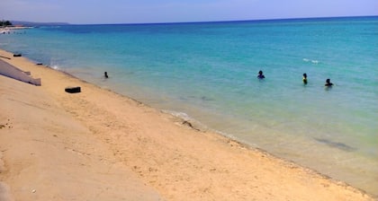 2 Bed Apt with Balcony at Runaway Bay