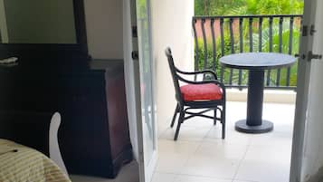 Appartement, 1 trĂšs grand lit, non-fumeurs | Fer et planche Ă repasser, Wi-Fi gratuit, draps fournis