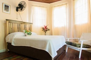 Villa, 1 très grand lit, non-fumeurs | Fer et planche à repasser, Wi-Fi gratuit, draps fournis