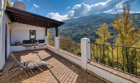 Terrace/patio. Casa Rural Arroyo de la Greda