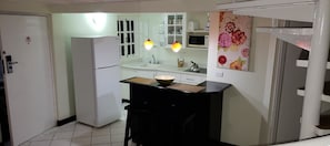 Appartement, 1 très grand lit, non-fumeurs | Coin séjour