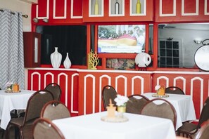 每日供应欧陆式早餐(每人 USD 10)