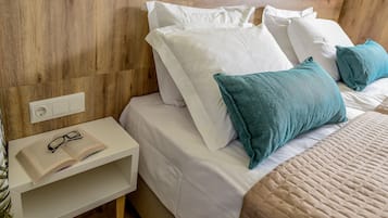 Departamento familiar, vista a la montaña | Ropa de cama de alta calidad y caja de seguridad en la habitación