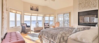 Kayaks, Deck & Pond Access: Rhode Island Retreat!