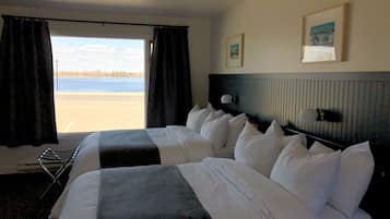 Standardzimmer, 2 Doppelbetten, Nichtraucher, Seeblick | 1 Schlafzimmer, hochwertige Bettwaren, individuell dekoriert
