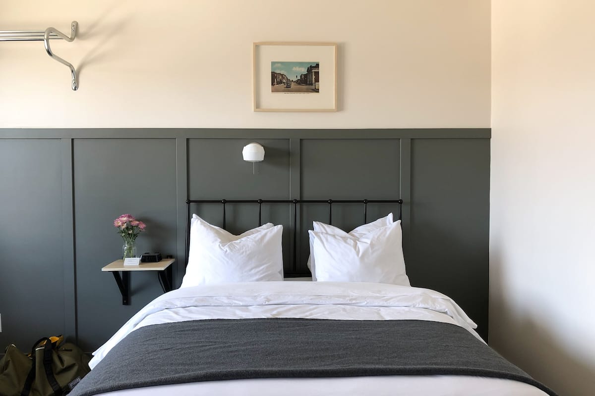 Quarto standard, 1 cama de casal, para não fumantes | Roupas de cama premium, espaço de trabalho para notebook