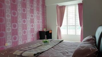 3 chambres, fer et planche à repasser, Wi-Fi, draps fournis