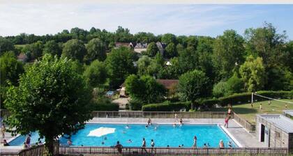 Bel appartement trĂšs proche de la piscine commune, restaurant / petite boutique.