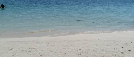 Beach nearby, sun-loungers, beach towels
