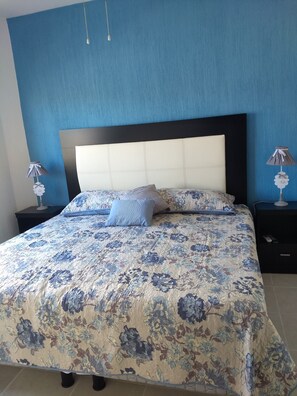 3 bedrooms, desk, iron/ironing board, WiFi