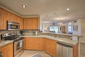 Fridge, microwave, stovetop, dishwasher