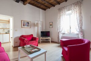 TV - Farnese Stylish Apartment (Rome)