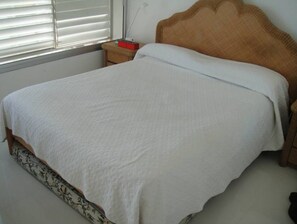 2 bedrooms, WiFi, bed sheets, wheelchair access