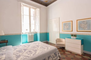 2 bedrooms, bed sheets