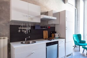 Fridge, stovetop, cookware/dishes/utensils