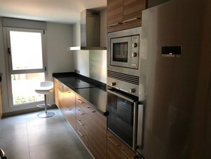 Microwave, oven, stovetop, dishwasher - OFFER Luxury Apartments VILLA PEPITA 1st Line Beach (Benicasim)