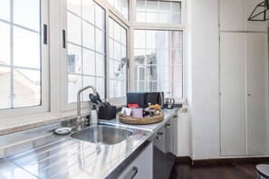 冰箱、炉灶、洗碗机、厨具/餐具