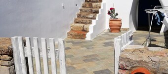 EASY LIVING - The beauty of simplicity!