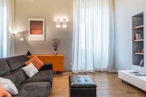 TV - Luxury Fori Imperiali Flat (Rome)