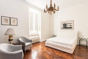 4 bedrooms, desk, iron/ironing board, Internet