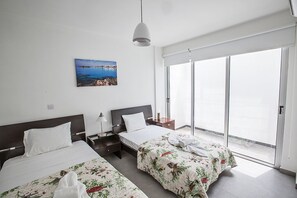 5 Schlafzimmer, Zimmersafe, Bügeleisen/Bügelbrett, Reisekinderbett