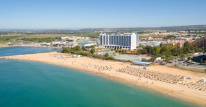 Beach - Binge Red Apartment, Wifi, AC, Terrace (Faro)