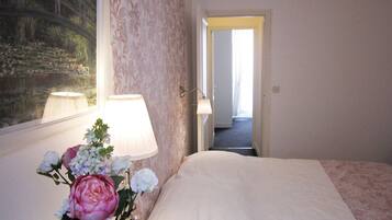 2 bedrooms, iron/ironing board, travel crib, WiFi