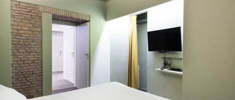 1 chambre, fer et planche Ă repasser, accĂšs Ă Internet, literie fournie