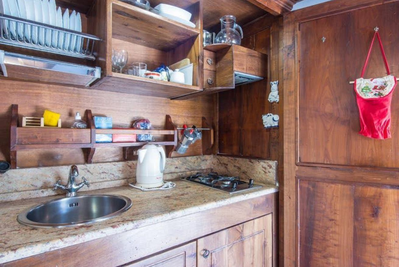 冰箱、烤箱、炉灶、厨具/餐具