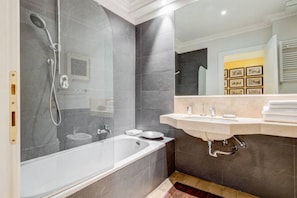Shower, towels