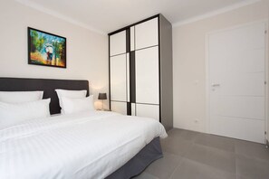 2 bedrooms, iron/ironing board, WiFi, bed sheets - MARRIOTT : 2 BEDS/2 BATHS SEA VIEW (Cannes)