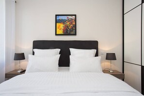 2 bedrooms, iron/ironing board, WiFi, bed sheets - MARRIOTT : 2 BEDS/2 BATHS SEA VIEW (Cannes)