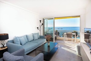 TV, offices - On la Croisette: luxe 2 bedrooms/ 2 baths (Cannes)