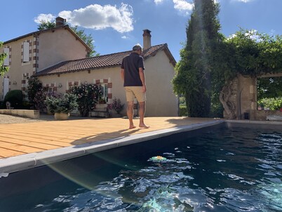 Charming cottage in the country of Futuroscope