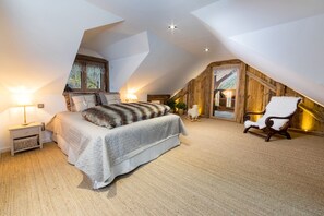 5 slaapkamers, een strijkplank/strijkijzer, wifi, beddengoed